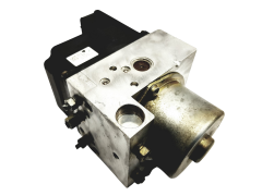 Abs-pumppu Nissan Pathfinder 476605W500