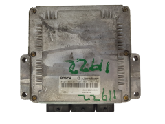 Ohjausyksikkö 0281010819 8200039569 8200166362 Renault Bosch 3013