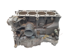 Sylinterilohko 1.4 16v K4JB713 k4J713 Renault Clio 2 7701472318