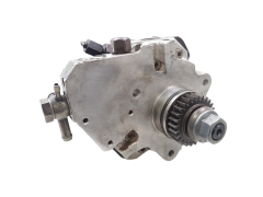 Ruiskutuspumppu Bosch A6400700701 0445010120 2.0 CDI Mercedes 1780