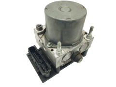Abs-pumppu Fiat Grande Punto 55700423 0265800421 0265231535 Bosch 62116