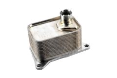 Öljynjäähdytin 06L117021G B10877 VW Audi Seat Skoda Borsehung