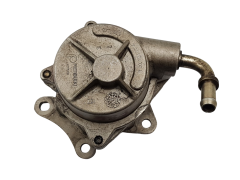 Alipainepumppu Renault Volvo 72117207L 7700874415 Pierburg 1.9 D