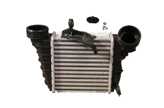 Välijäähdytin 6Q0145804E 11451629301 VW Seat Skoda Vika
