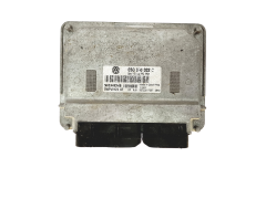 Ohjausyksikkö VW 03D906032C 5WP40124 07 Siemens 25301