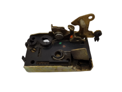 Oven lukitusmekanismi Vasen Taka 96056005 Citroen ZX Kiekert