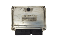 Ohjausyksikkö 038906012CE 0281010257 Skoda Bosch 3373