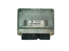 Ohjausyksikkö 03E906033 5WP40163 03 VW Siemens 32612