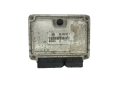 Ohjausyksikkö 0281010211 045906019M VW Bosch