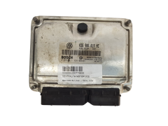 Ohjausyksikkö 038906019NE 0281011824 Seat Bosch 3644