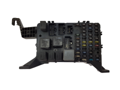 Sulaketaulu Ford 1S7T-14A073-AE 19850