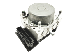 Abs-pumppu Dacia Logan Sandero 8200756095 0265800584 Bosch 46423