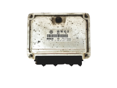 Ohjausyksikkö 030906032BD 0261206767 VWBosch 24757
