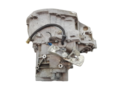 Vaihteisto 7711135781 ND0008 1.9 DCI Renault Megane 2