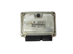 Ohjausyksikkö 045906019CA 0281012195 VW Bosch 18752