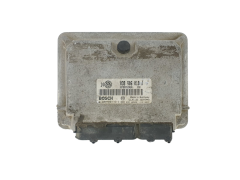 Ohjausyksikkö 038906018J 0281001613 VW Bosch 46124