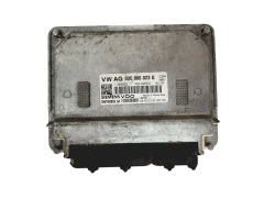 Ohjausyksikkö 03E906023Q 5WP40853 04 Skoda Siemens 30312