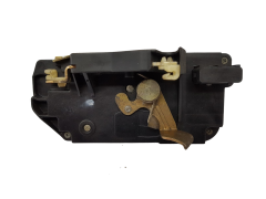 Oven lukitusmekanismi Vasen Taka 913737 Peugeot 306 Kiekert