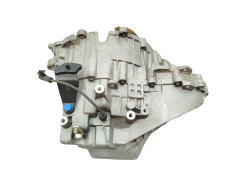 Vaihteisto Uusi Alkuperäinen VM1005 7700110712 Renault Safrane 2.0 16v