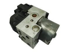 Abs-pumppu Audi A4 VW Passat 8E0614111 0273004132 Bosch 66837