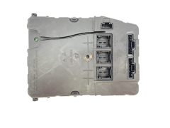 Ohjausyksikkö Renault UCH X84 N2 8200309690 S118400220D Siemens 59161