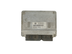Ohjausyksikkö 03E906033 5WP40163 04 VW Siemens 38811