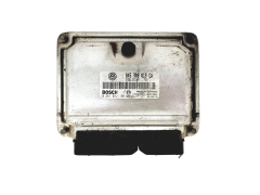 Ohjausyksikkö 045906019CA 0281012195 VW Bosch 26111