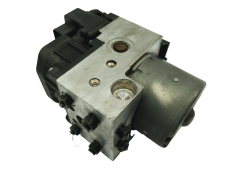 Abs-pumppu Audi A4 VW Passat 8E0614111 0273004132 Bosch 65913
