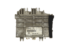 Ohjausyksikkö 0261203929 030906027J VW Bosch 21921