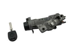 Virtalukko VW Golf 4 Passat 4B0905851C 4B0905849 1383