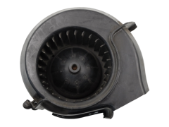 Lämmityspuhaltimen Moottori VW Audi 321819015