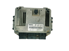 Ohjausyksikkö 0281012589 8200527725 8200527756 Renault Bosch 33054