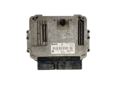 Ohjausyksikkö Opel 0281011943 55556829 8973785711 Bosch 42895