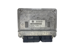 Ohjausyksikkö 03E906033L 5WP40194 07 VW Siemens 57080