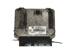 Ohjausyksikkö 045906013Q 0281015049 VW Bosch