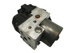 Abs-pumppu Nissan Almera 476605M303 0273004596 Bosch 63601