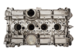 Sylinterikansi Renault Volvo 1001005 7438610005 2.0 16v N7Q