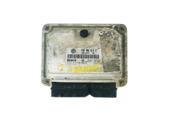 Ohjausyksikkö 038906019ET 0281010630 VW Bosch 33268