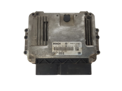 Moottorin Ohjausyksikkö 55205622EP 0281014024 Opel Bosch 3341