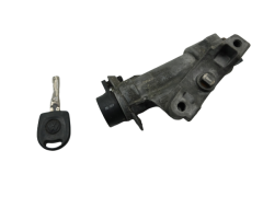 Virtalukko VW Passat B5 4B0905851A 4B0905849 1385
