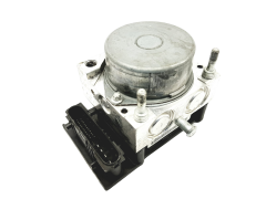 Abs-pumppu Dacia Logan Sandero 8200756095 0265800584 Bosch 37883