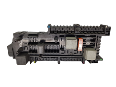 Sulaketaulu Mercedes 0-1718781-1 748038 1718783 Tyco Hella 20316