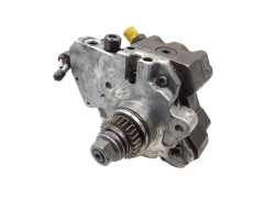 Ruiskutuspumppu Bosch A6400700701 0445010120 2.0 CDI Mercedes 1108