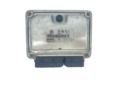 Ohjausyksikkö 074906018B 0281010084 VW Bosch 55917