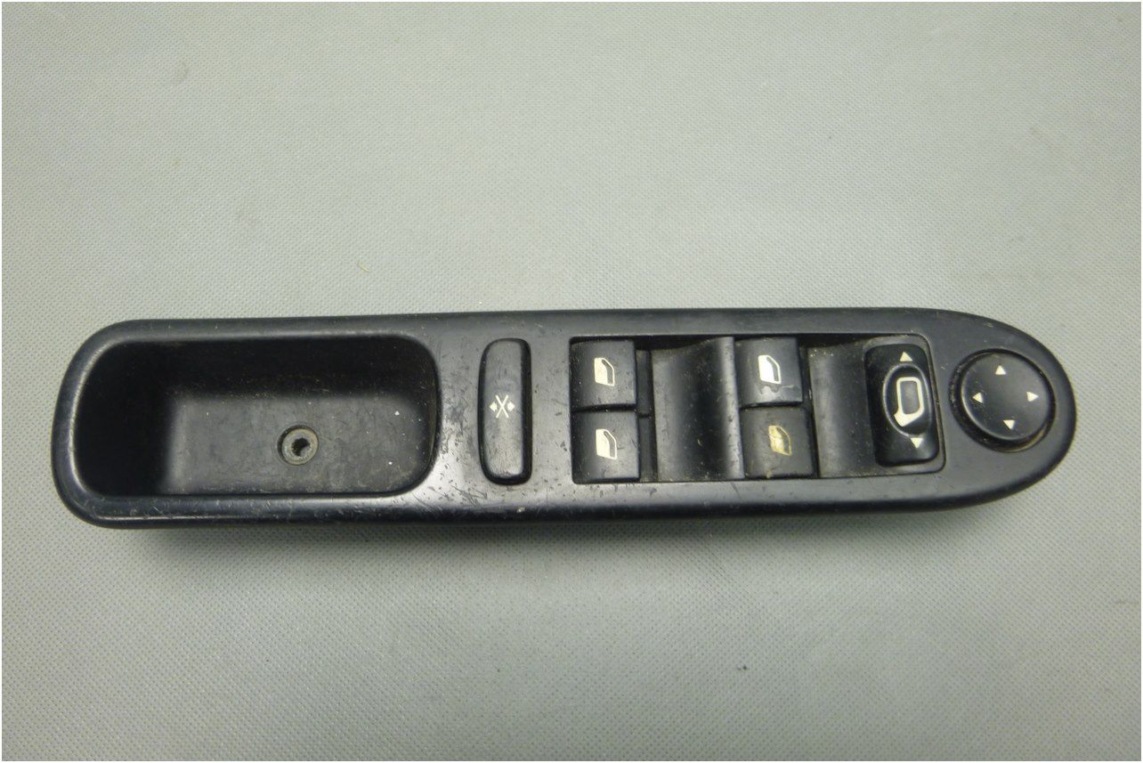 Kytkin Szyb i Lusterek Peugeot 307 96351623XT main product photo