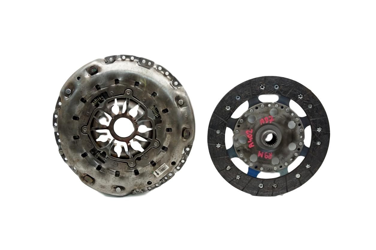 Kytkin Kpl 302058134R 1,6 dci Megane 3 Renault Nissan main product photo